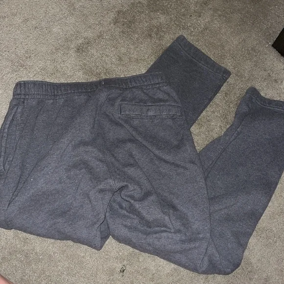 Nike sweatpants - Picture 2 of 3